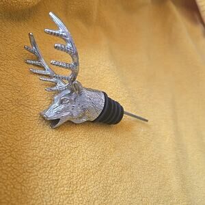 NWOT Deer Head Wine Pourer and Stopper